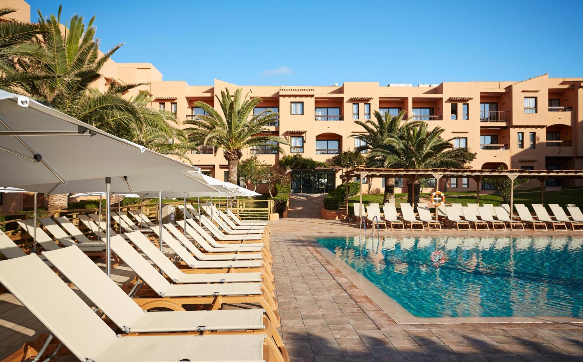Insotel Club Tarida Playa Sant Josep de sa Talaia Bagian luar foto