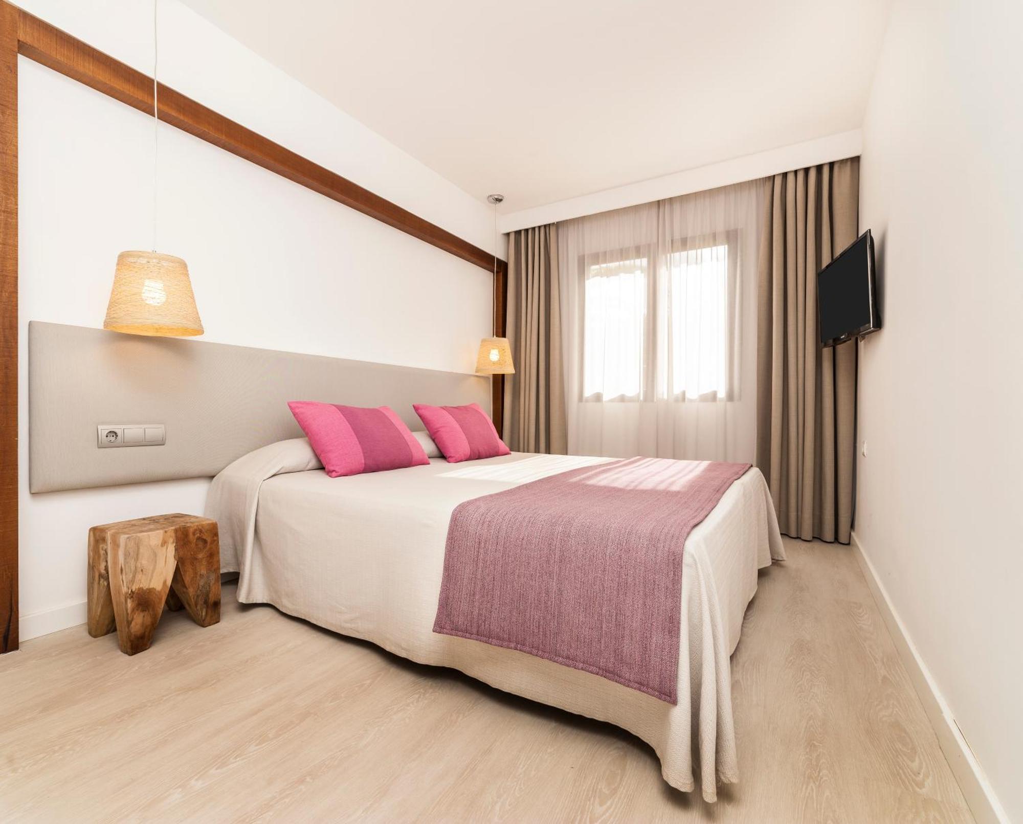 Insotel Club Tarida Playa Sant Josep de sa Talaia Bagian luar foto