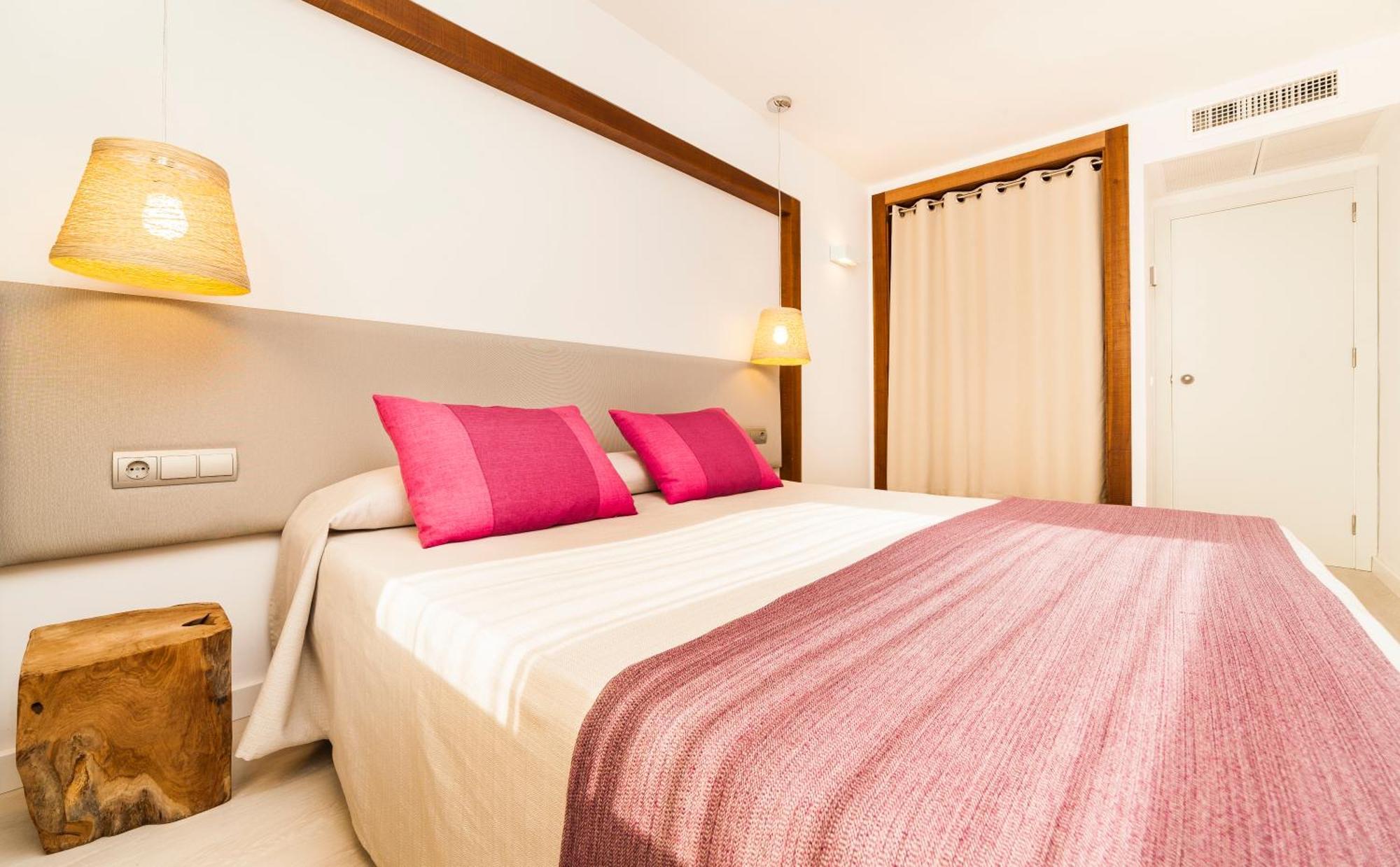 Insotel Club Tarida Playa Sant Josep de sa Talaia Ruang foto