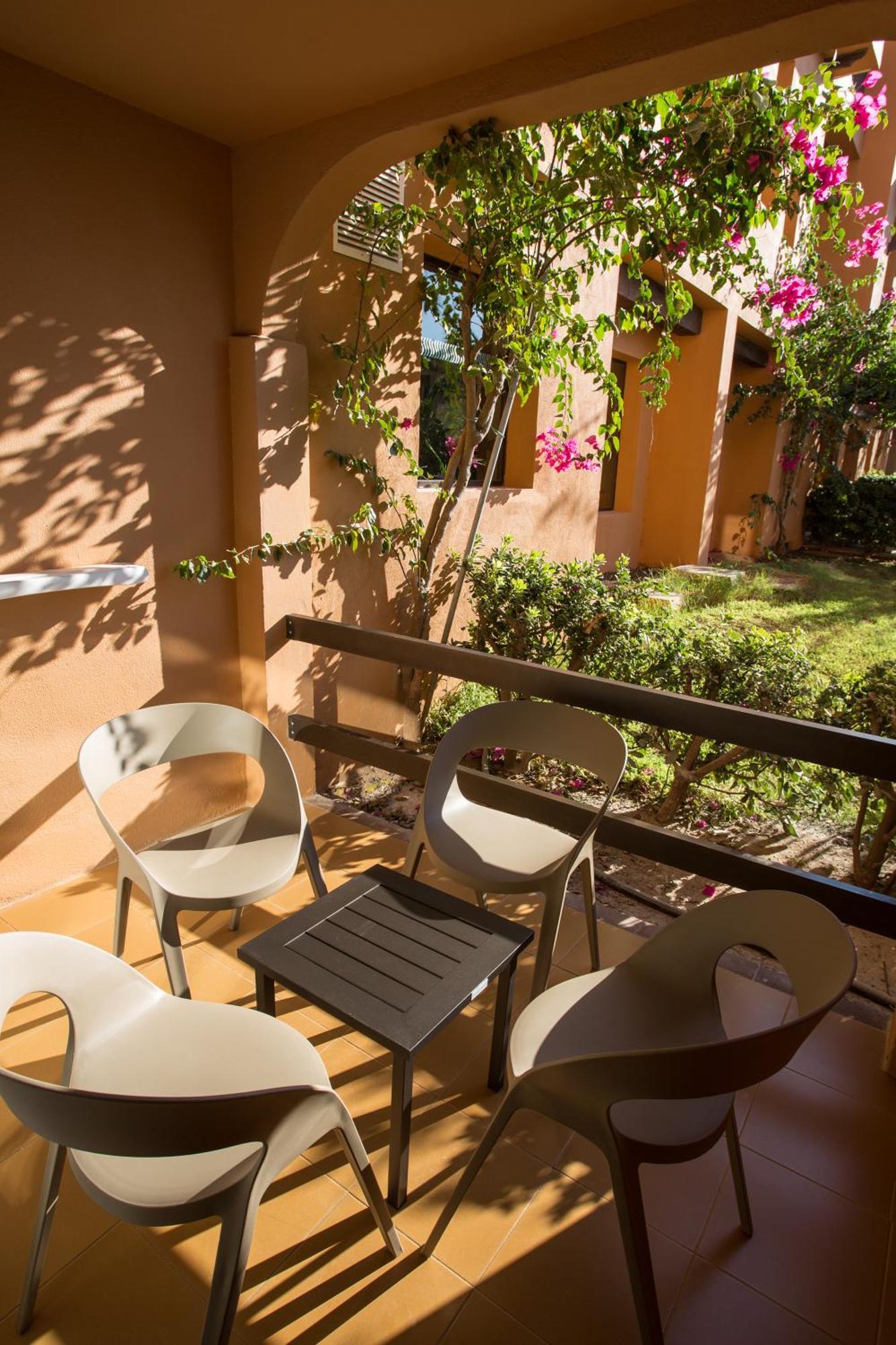 Insotel Club Tarida Playa Sant Josep de sa Talaia Ruang foto