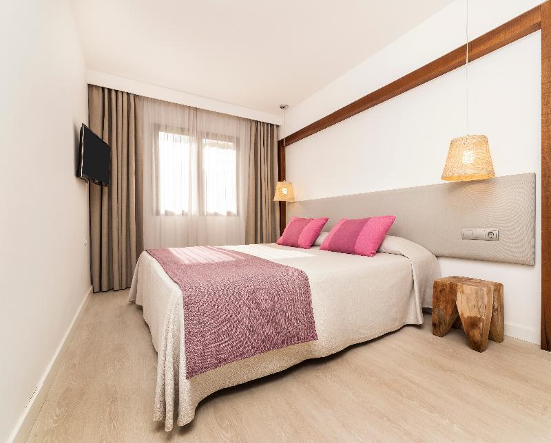 Insotel Club Tarida Playa Sant Josep de sa Talaia Bagian luar foto